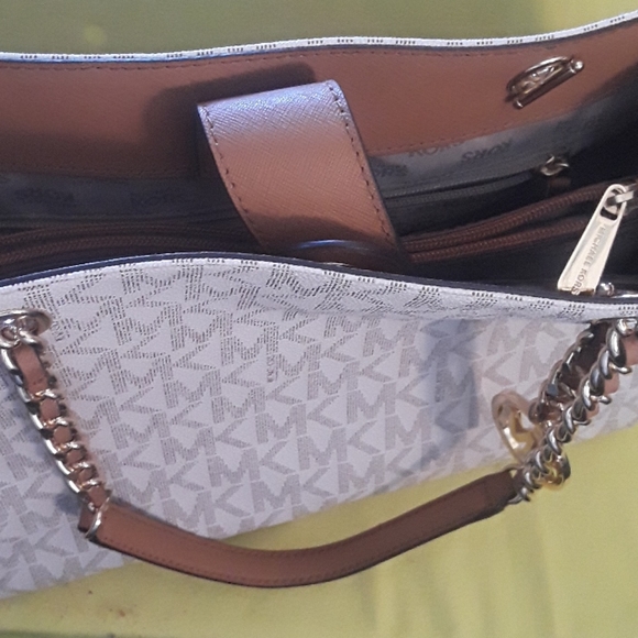 Handbag - Picture 2 of 4